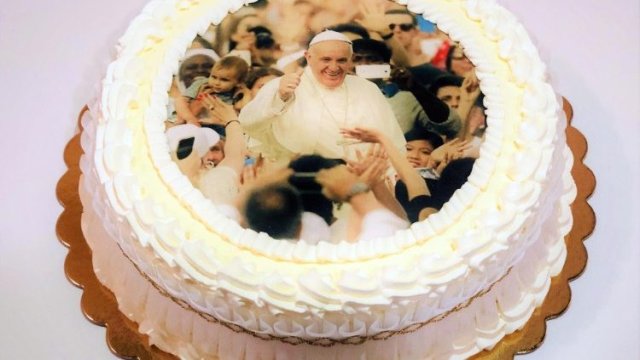 pope-82-cake.jpg